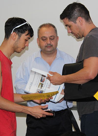 Students talking with Presenter Students talking with Presenter